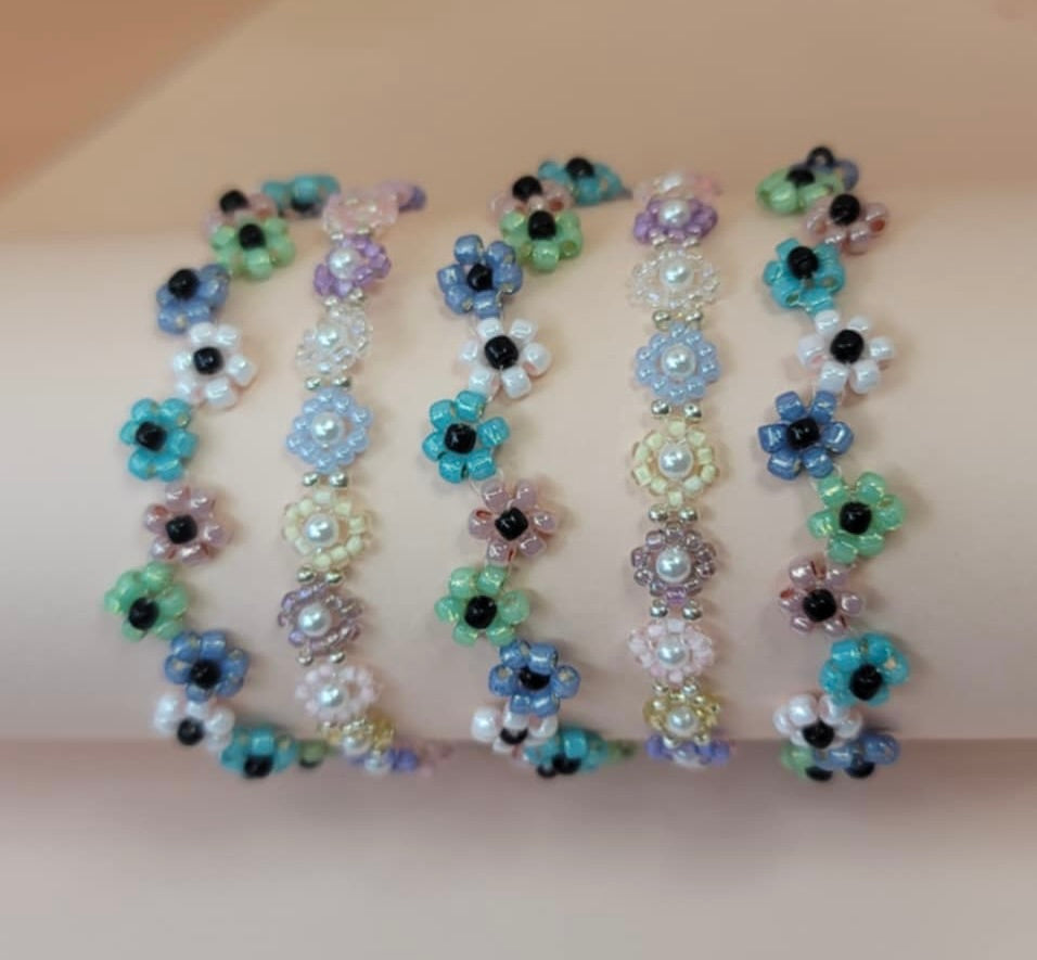 🌼 Colorful Floral Beaded Bracelet🌼