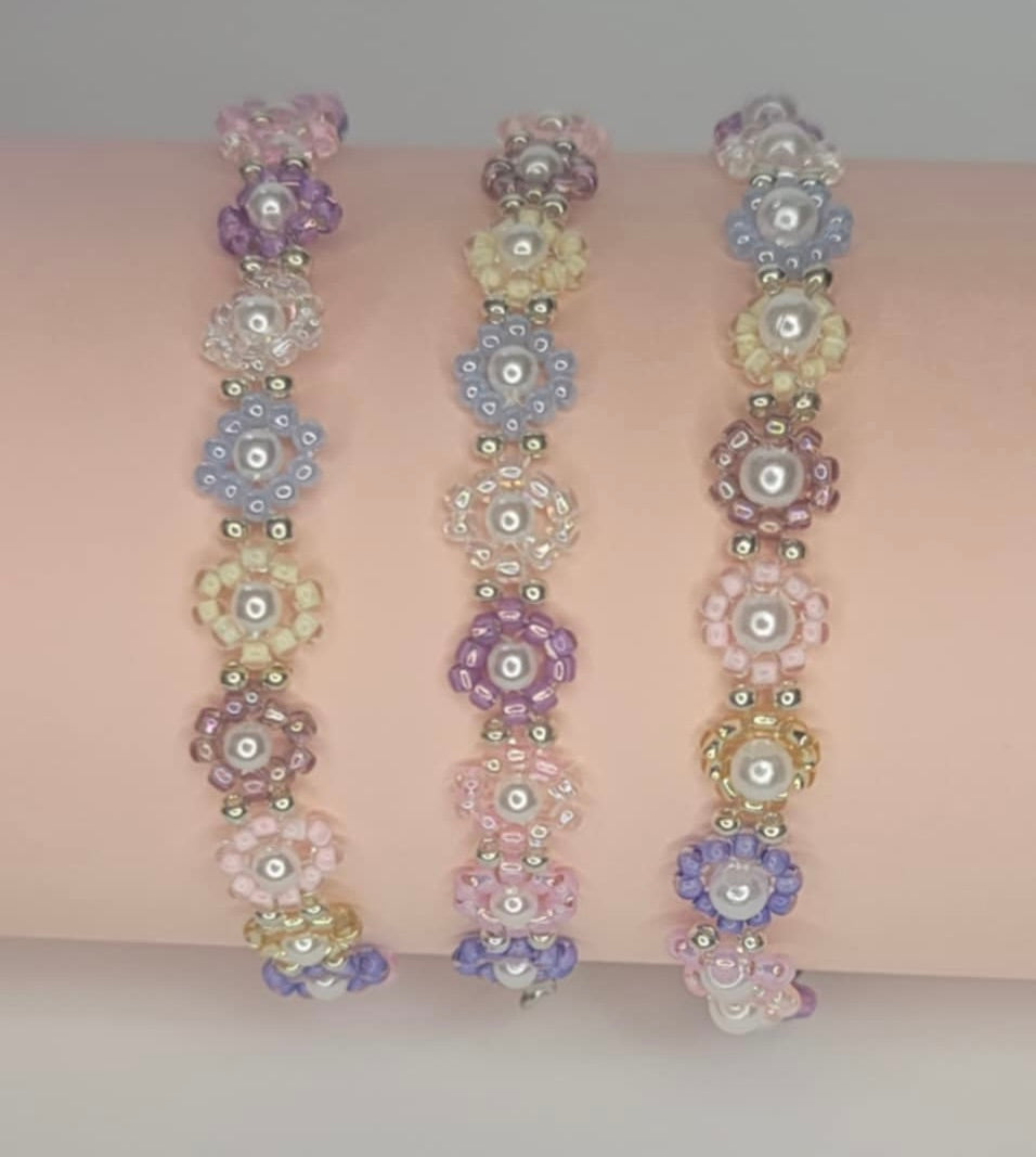 🌼 Colorful Floral Beaded Bracelet🌼
