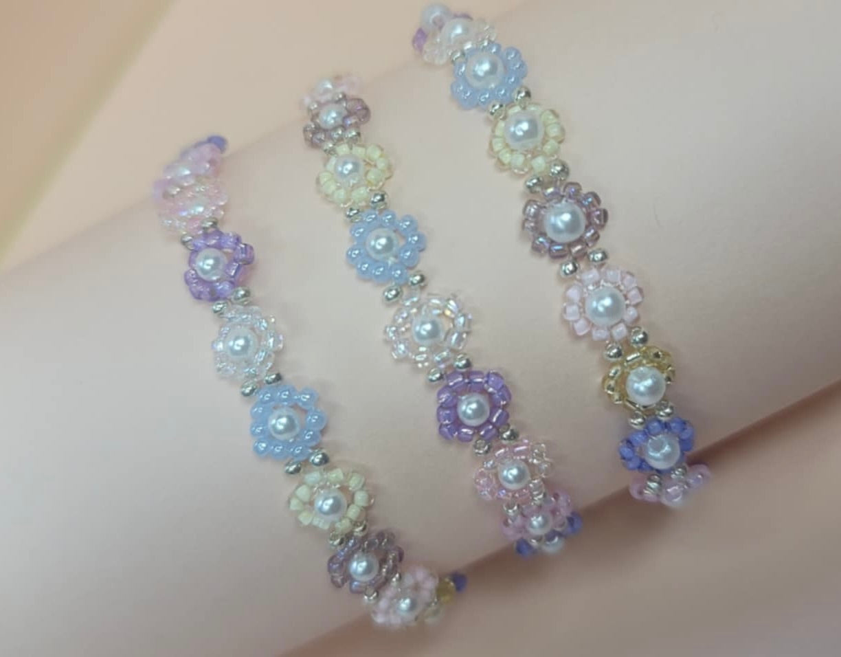🌼 Colorful Floral Beaded Bracelet🌼