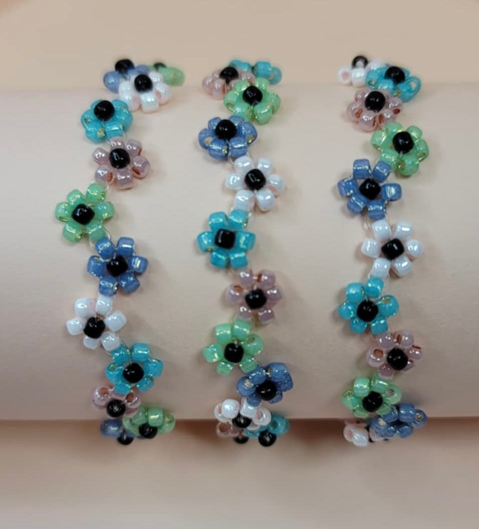 🌼 Colorful Floral Beaded Bracelet🌼